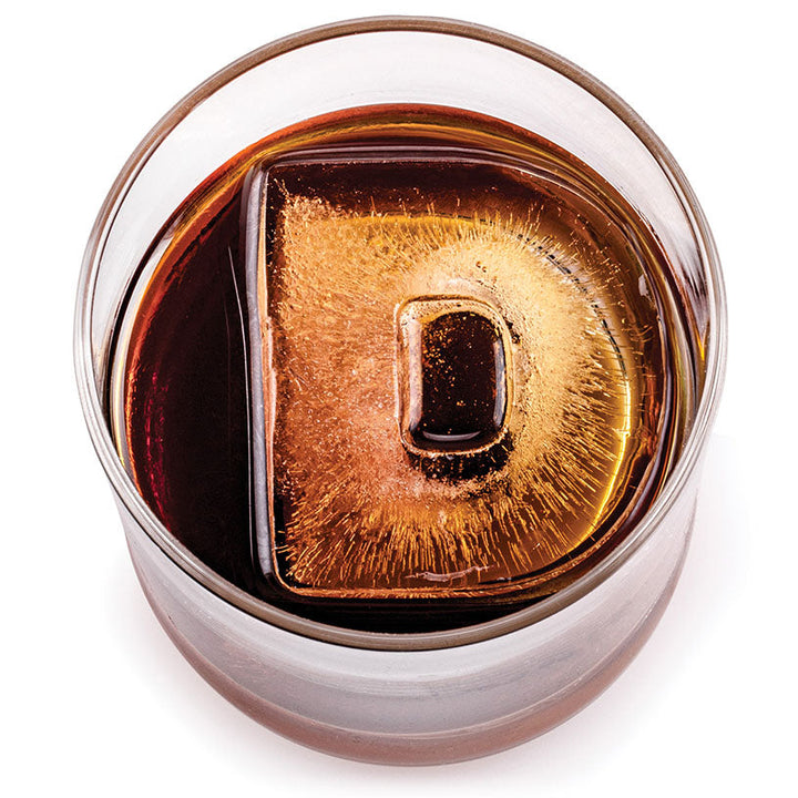 DrinksPlinks ice cube letter D in glass